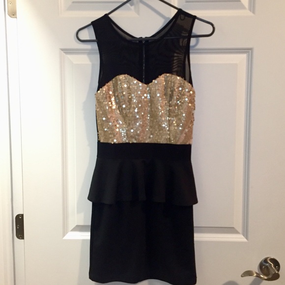 Black and gold dress - Picture 8 of 8
